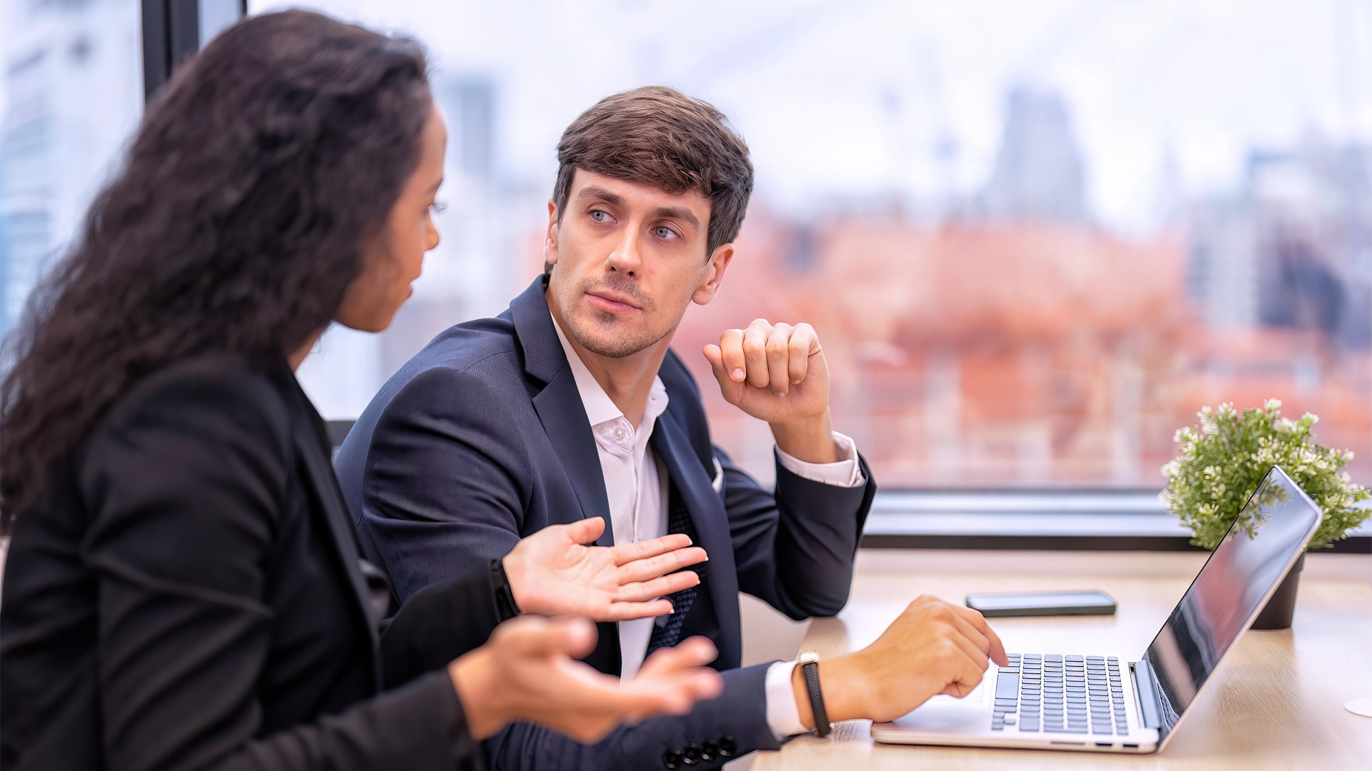 Medewerkers aantrekken en behouden met arbeidsmarktcommunicatie