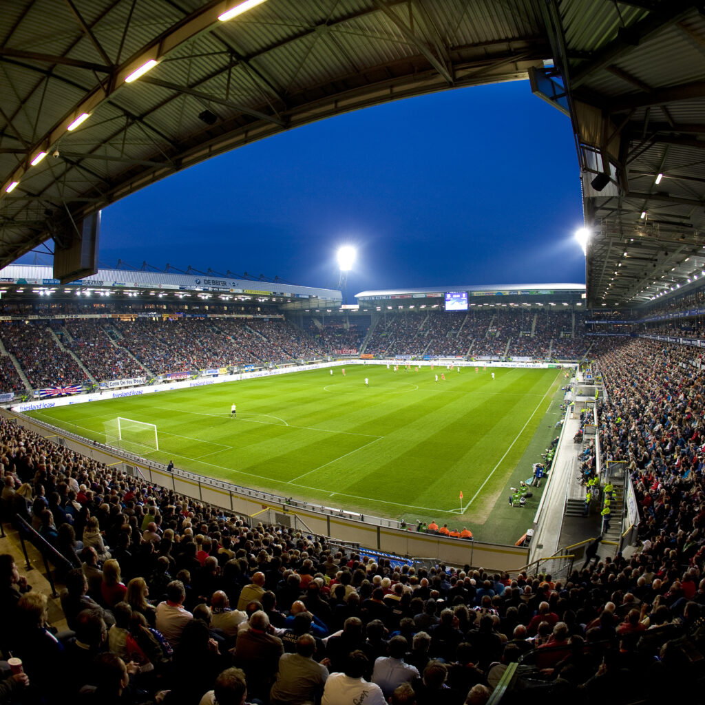 Een gevuld voetbal stadium